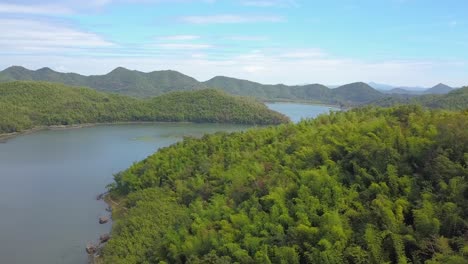 Schöner-Huai-Krathing-Reservoir-In-Thailand---Luftaufnahme