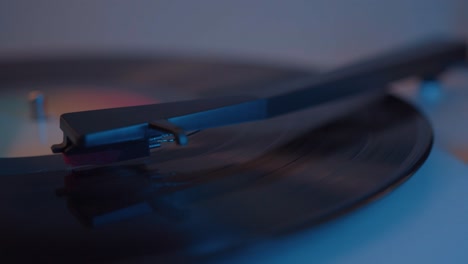Spinning-vinyl-with-multicolored-lights