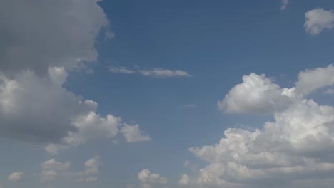 Summer-sky-rain-cloud-time-lapse-in-the-mid-afternoon