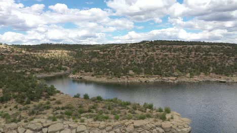 Luftschwenk-Am-Navajo-Lake-In-Der-Region-Four-Corners-Im-Südwesten-Teil-2