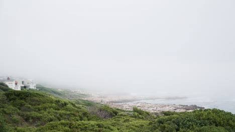 Foggy-Time-Lapse-of-South-African-Coast-Next-to-Beautiful-Garden-Route