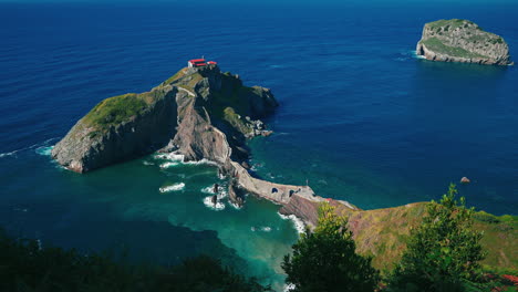 Cinemagraph---seamless-video-loop-of-the-famous-castle-San-Juan-de-Gaztelugatxe-in-the-Basque-Country,-Northern-Spain