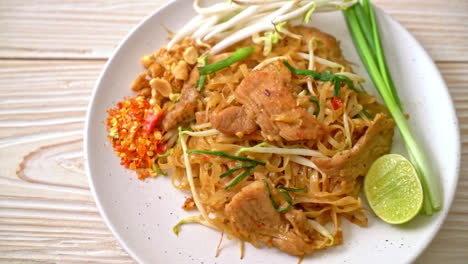 stir-fried-rice-noodles-with-pork-in-Asian-style