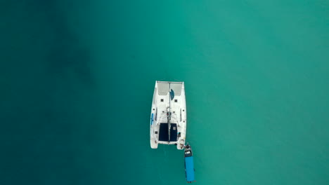 Aerial:-Drone-Panama-San-Blas-Islands-catamaran-from-above