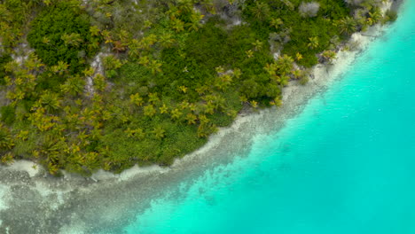 Aerial:-Drone-Panama-San-Blas-Islands-uninhabited-island