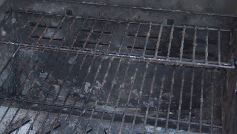 Panning-over-filthy-barbecue-rosters