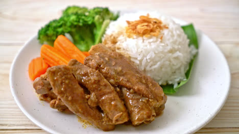 Baked-pork-ribs-with-sauce-and-rice