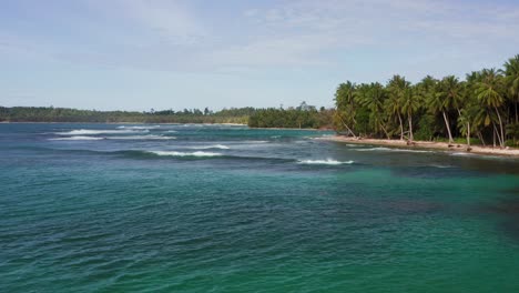 Paisaje-Marino-Ola-Selva-Panorama-Mentawai
