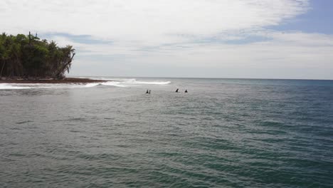 Surf-session-Mentawai-Indonesia-Asia