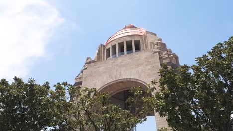 The-Monument-to-the-Revolution-in-Mexico-city