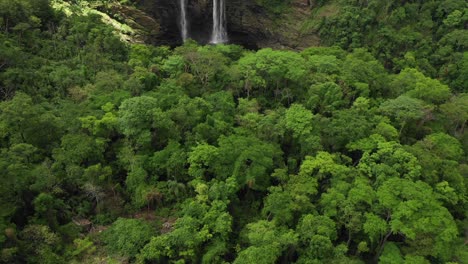 revealing-shot-of-brazils-beautiful-waterfall