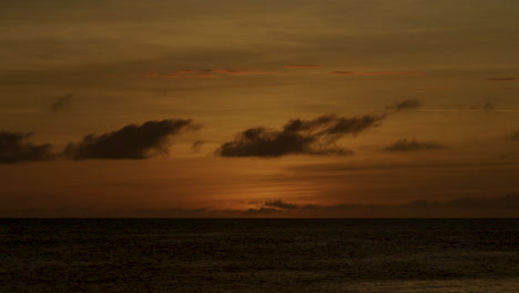 Quick-Time-Lapse-Of-Sunset-And-Passenger-Boats-Sailing-In-Boracay