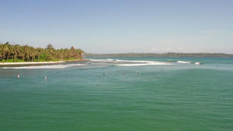 Grupo-De-Surf-En-Mentawai-Indonesia