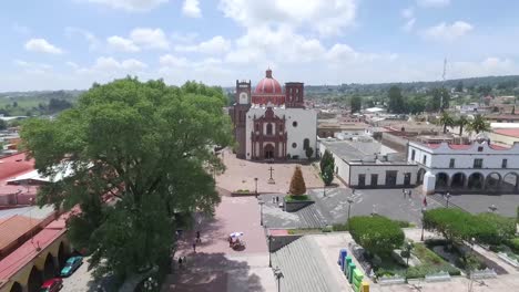 Aerial-view-of-the-church-and-the-plaza-of-Amealco,-Mexico