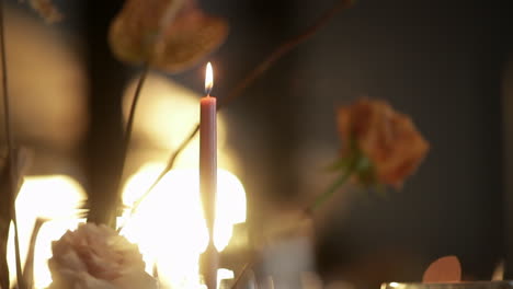 Romantisches-Und-Elegantes-Candle-Light-Dinner