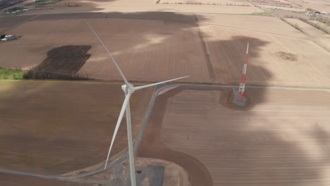 Draufsicht-Auf-Eine-Windkraftanlage