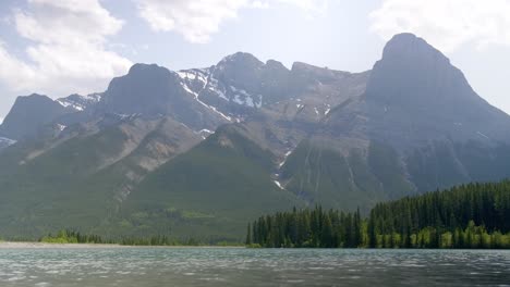 Rugged-Canadian-Rockies-mountain-peaks-over-Rundle-Forebay-reservoir