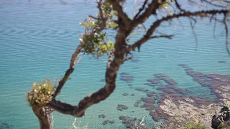 Türkisfarbenes-Wasser-Auf-Der-Wunderschönen-Insel-Zypern,-Hoher-Winkel