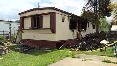 BURNT-UP-MOTOR-HOME-AFTER-FIRE