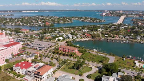 4K-Drone-Video-of-Vina-Del-Mar-Island,-Pinellas-Bayway-and-Don-CeSar-Hotel-in-St