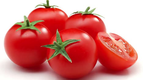 Tomates-Rojos-Sobre-Un-Fondo-Blanco