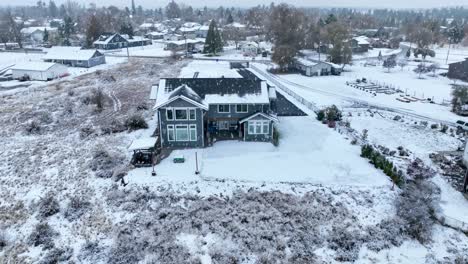 Private-craftsman-house-covered-in-snow-in-Spokane,-Washington