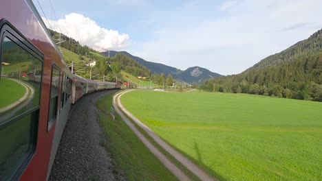Bordkamera-An-Einem-Zugfenster-In-Österreich