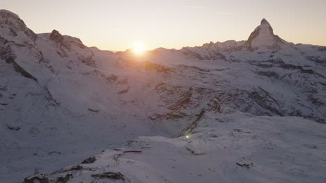 Luftaufnahme-In-Der-Schweiz-In-Der-Stadt-Zermatt-Mit-Dem-Matterhorn
