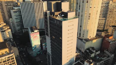 Drohne-Luftaufnahmen-Gebäude-Copan-Sao-Paulo-Stadt-Sonnenuntergang-Zentrum-Stadt-Ipiranga-165-Konstruktionen-Luftaufnahme
