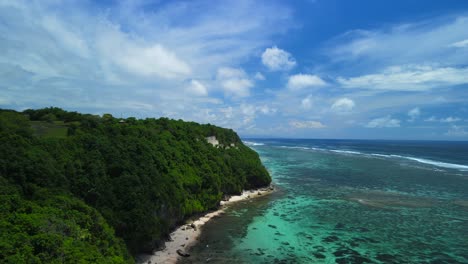 Klippen,-Strand-Und-Meereswellen-In-Bali,-Indonesien