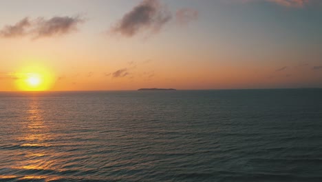 Horizont-Insel-Sonnenaufgang-Luftbild