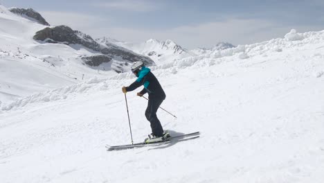Skifahren-In-Tirol-In-Schönster-Landschaft-Ganz-Allein-Auf-Der-Skipiste-Genießen