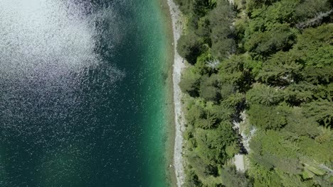 Top-down-view-of-the-banks-of-the-Eibsee-in-the-bavarian-alps