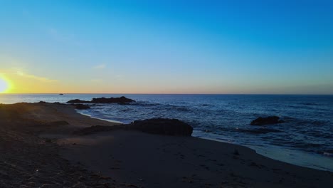 Statischer-Schuss-Am-Strand-Bei-Sonnenaufgang,-Spanien