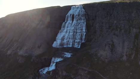 Dynjandi-Wasserfall,-Der-Größte-Wasserfall-Islands