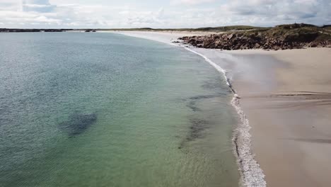 aerial-view-of-clifden-paradisiac-sandy-beach-in-Connemara,-ireland