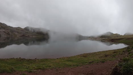 Lapso-De-Tiempo-En-Un-Lago-Geotermal