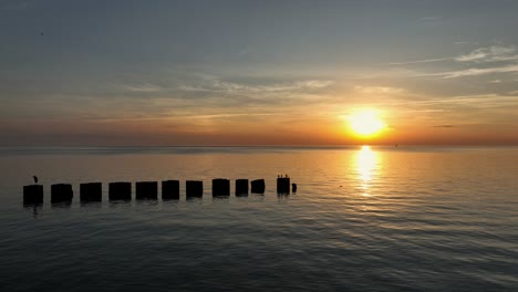 Sonnenuntergang-Und-Glatte-Mobile-Bucht-Bei-Sonnenuntergang