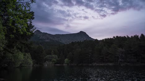 Timelapse-of-the-sunrise-in-La-Barranca-reservoir