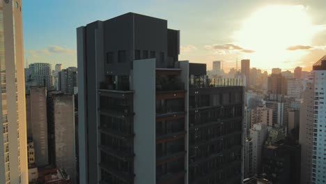 Drohne-Luftaufnahmen-Gebäude-Copan-Sao-Paulo-Stadt-Sonnenuntergang-Zentrum-Stadt-Ipiranga-165-Konstruktionen-Luftaufnahme