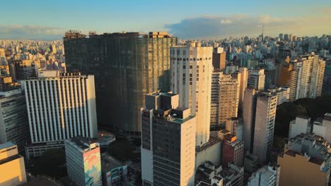Drohne-Gebäude-Copan-Sao-Paulo-City-Sunset-Center-City-Ipiranga-165-Konstruktionen-Luftaufnahme