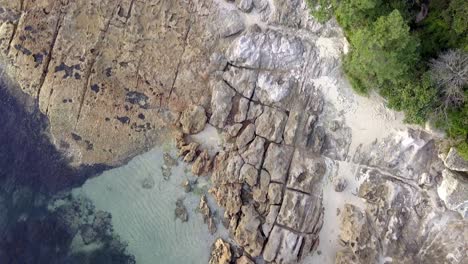 Birdseye-Blick-Auf-Eine-Sandsteinformationen-An-Der-Küste-Von-Sydney
