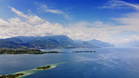 Aerial-Scenic-View-Of-Garda-Lake,-Brescia,-Italy