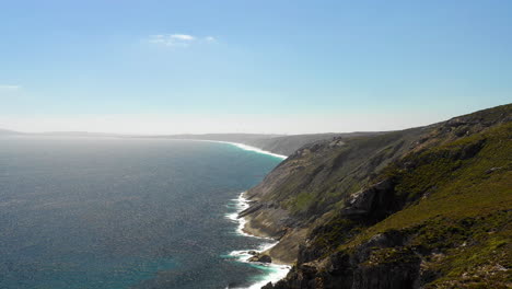 Aerial,-drone-shot-over-the-viewpoint-at-the-sharp-point-lookout,-overlooking-cliffs-and-the-Coast-of-Albany,-western-Australia