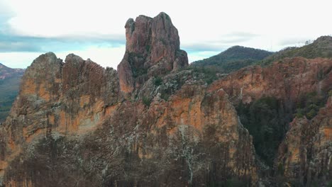 Amazing-Warrumbungle-rock-formation-in-New-South-Wales,-Australia,-aerial