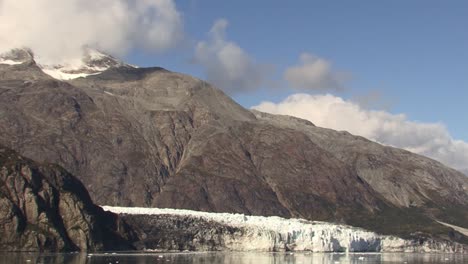 Glacier-Bay-Alaska,-Margerie-Glacier-in-a-sunny-day
