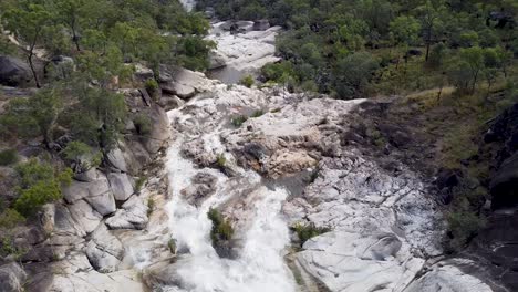 Antenne-über-Kleinem-Schwimmloch-Bei-Emerald-Creek-Falls
