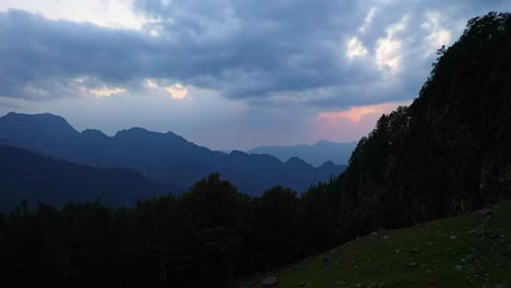 Beautiful-Silhouette-Of-Mountains-In-Parvati-Valley-India---aerial-shot