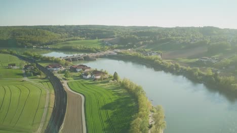 Luftaufnahme-Des-Wasserkraftplaneten-Bei-Passau,-Deutschland-4k
