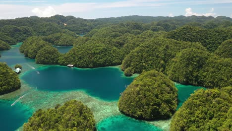 Antena-Del-Colorido-Paraíso-Tropical-En-Filipinas,-Siargao-Island-Sohoton-Cove-Popular-Destino-De-Viaje-Exótico